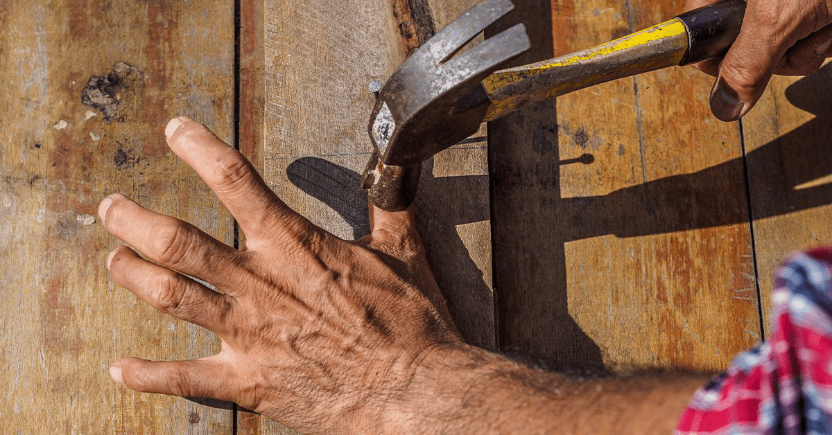 Опасность и лечение тромба на пальце: что нужно знать