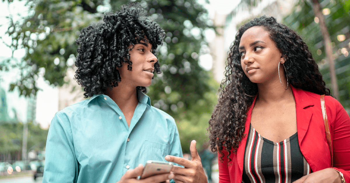 Emotsional jihatdan yopiq insonlar: Belgilar, sabablar va yechimlar