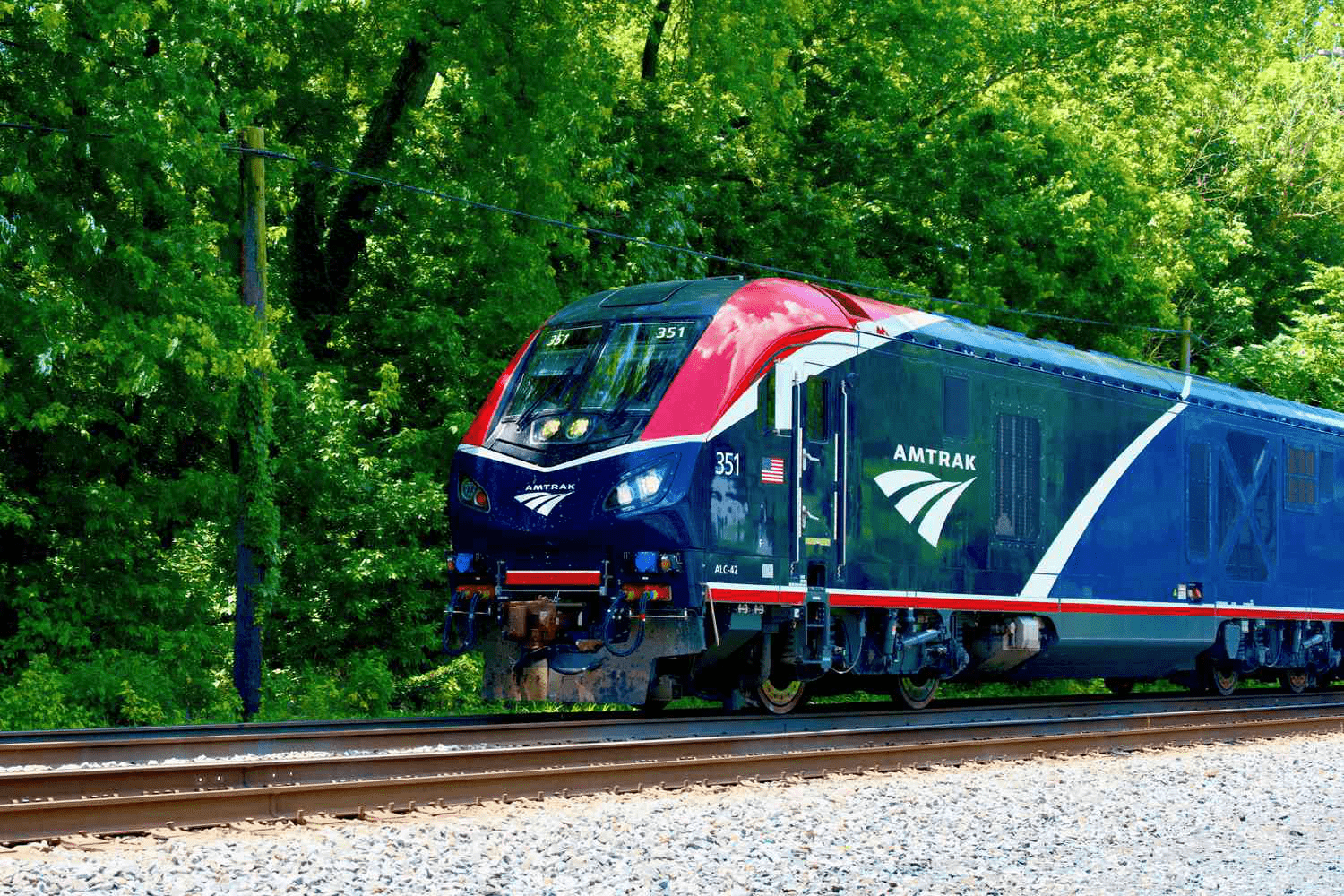 Norfolk Southern Amtrak Poyezdlarining Kechikishida Ayblanmoqda