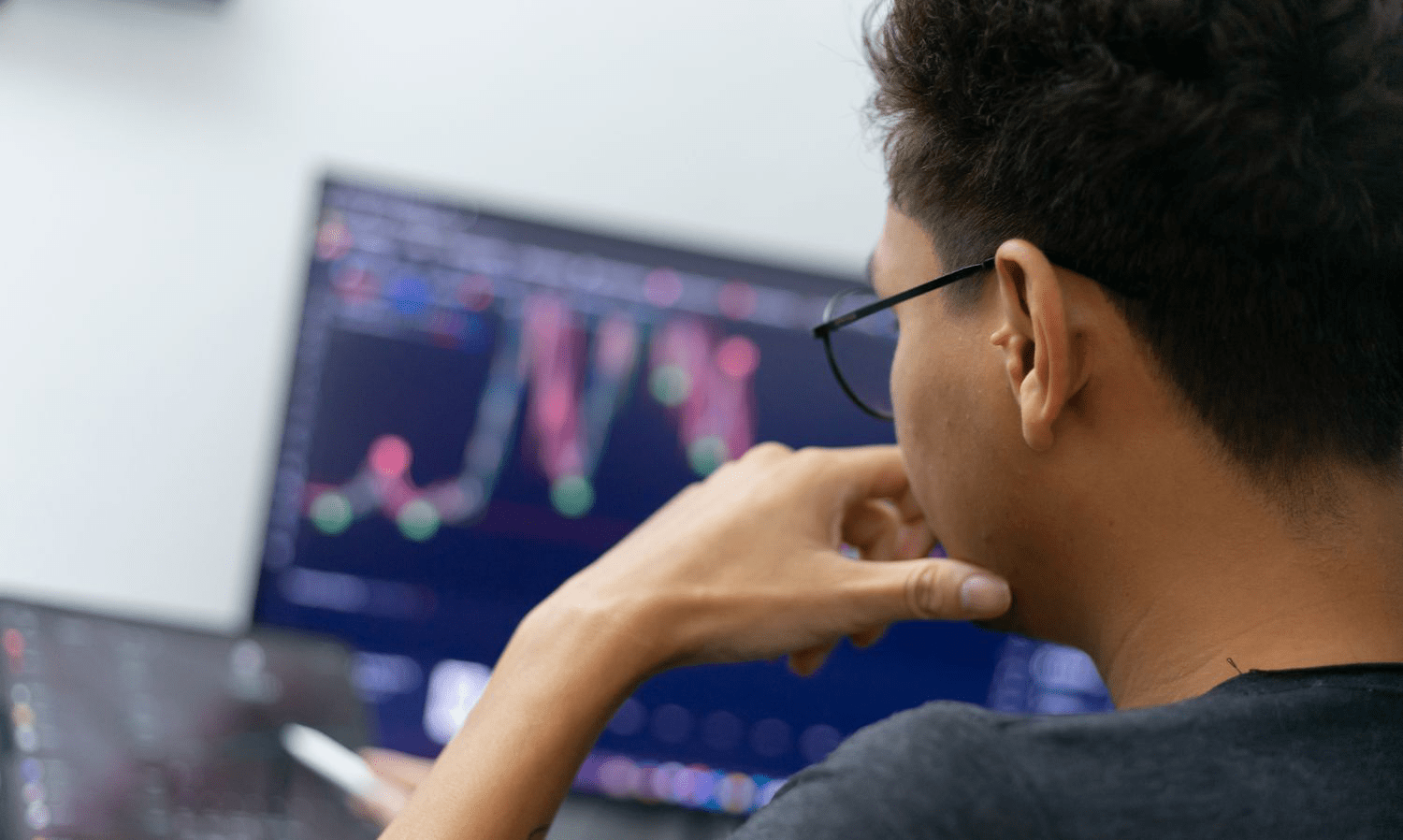 Как использовать индикатор Аллигатор Уильямса для успешной торговли