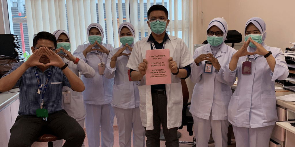 Врачи призывают оставаться дома, чтобы спасти жизни: флешмоб #StayAtHome набирает обороты