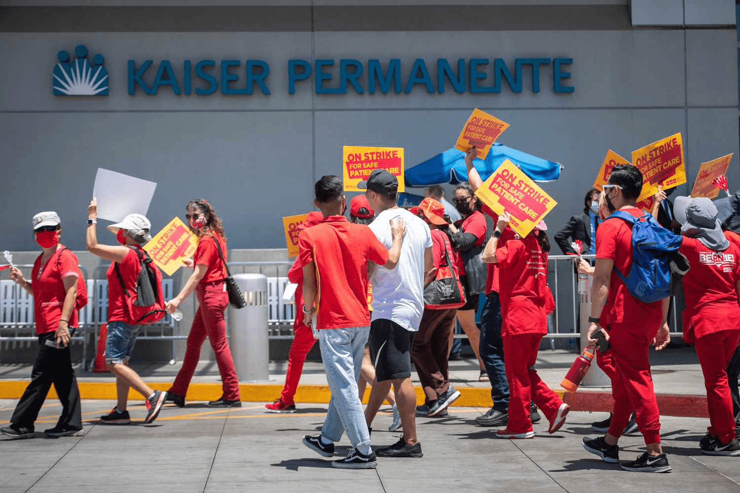 Масштабная Забастовка Медицинских Работников США: Борьба за Лучшие Условия Труда