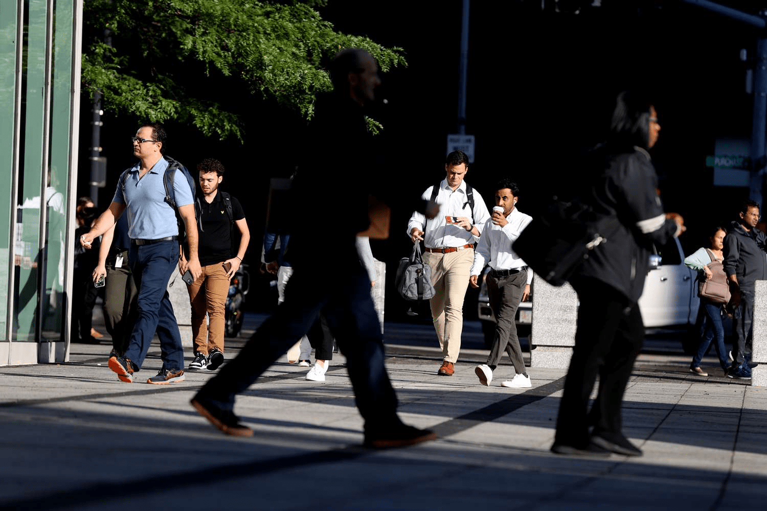 September 2023 Job Market Boom: Hiring Surges to 336,000 Despite Fed's Interest Rate Hikes