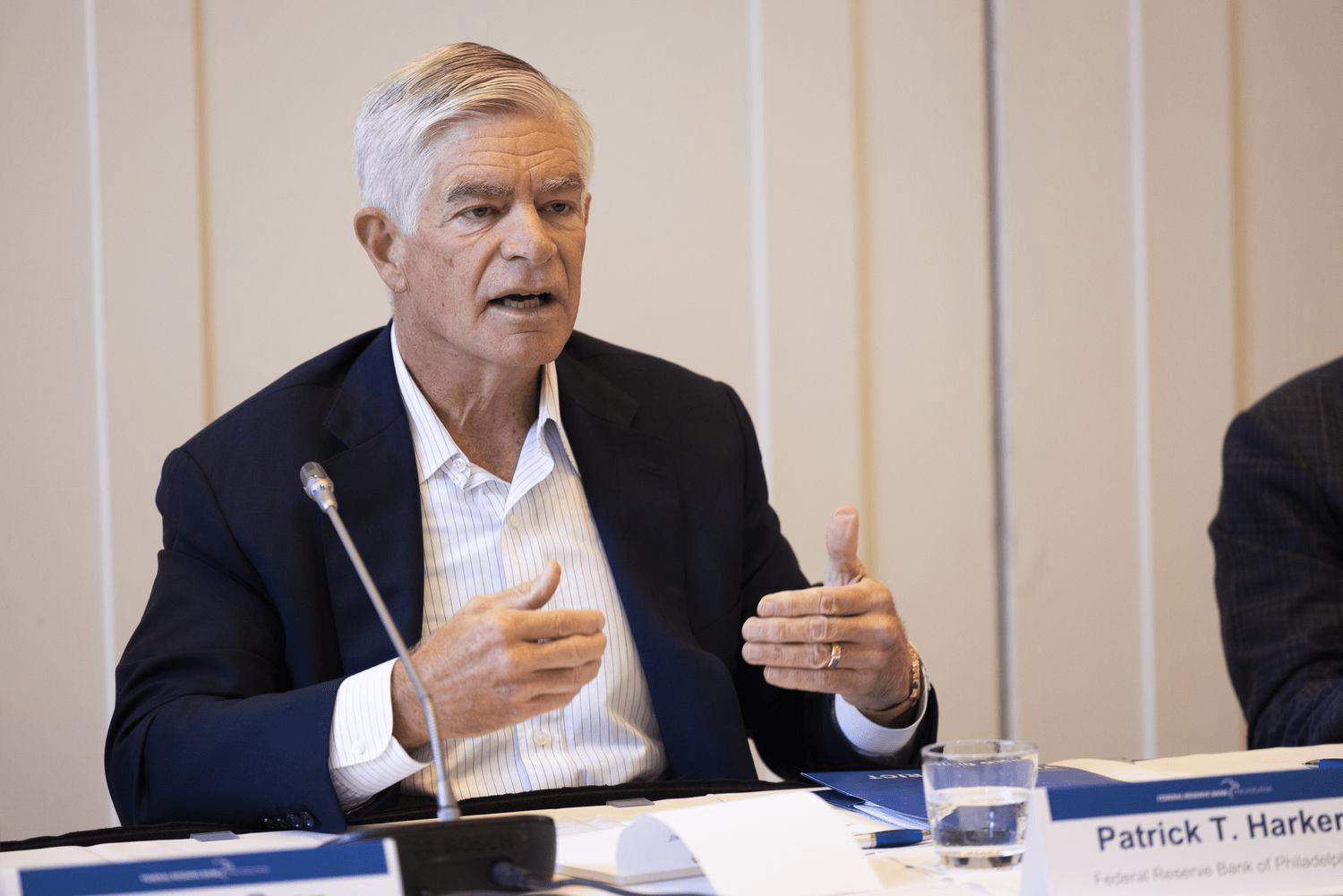 Почему Центральный Банк должен сохранить текущие процентные ставки