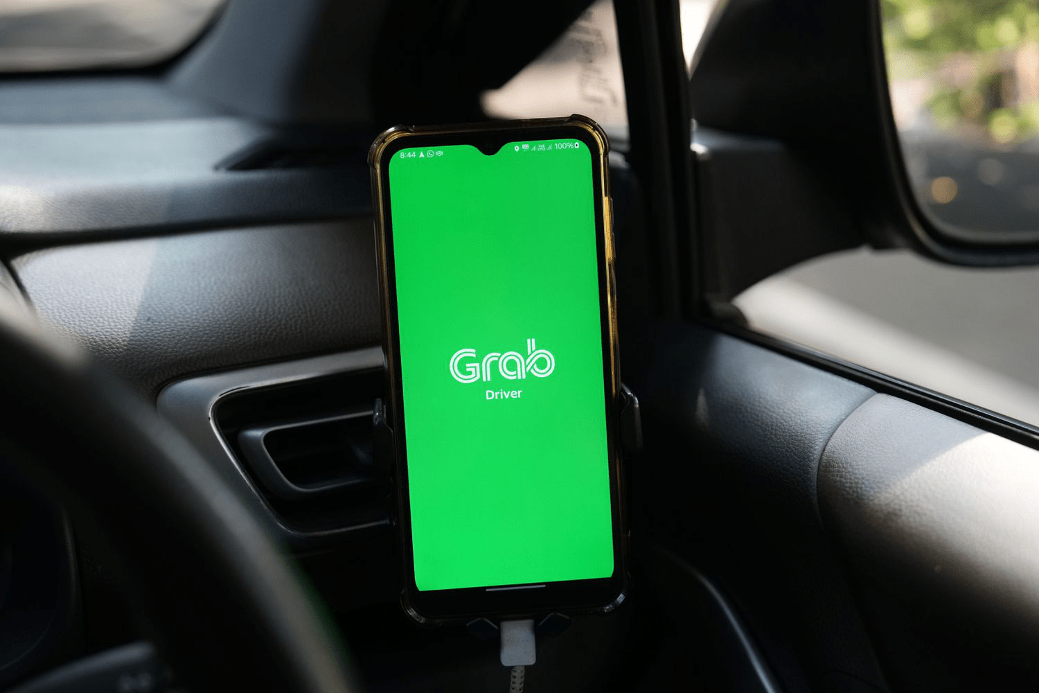 Снижение расходов пользователей приводит к падению акций Grab