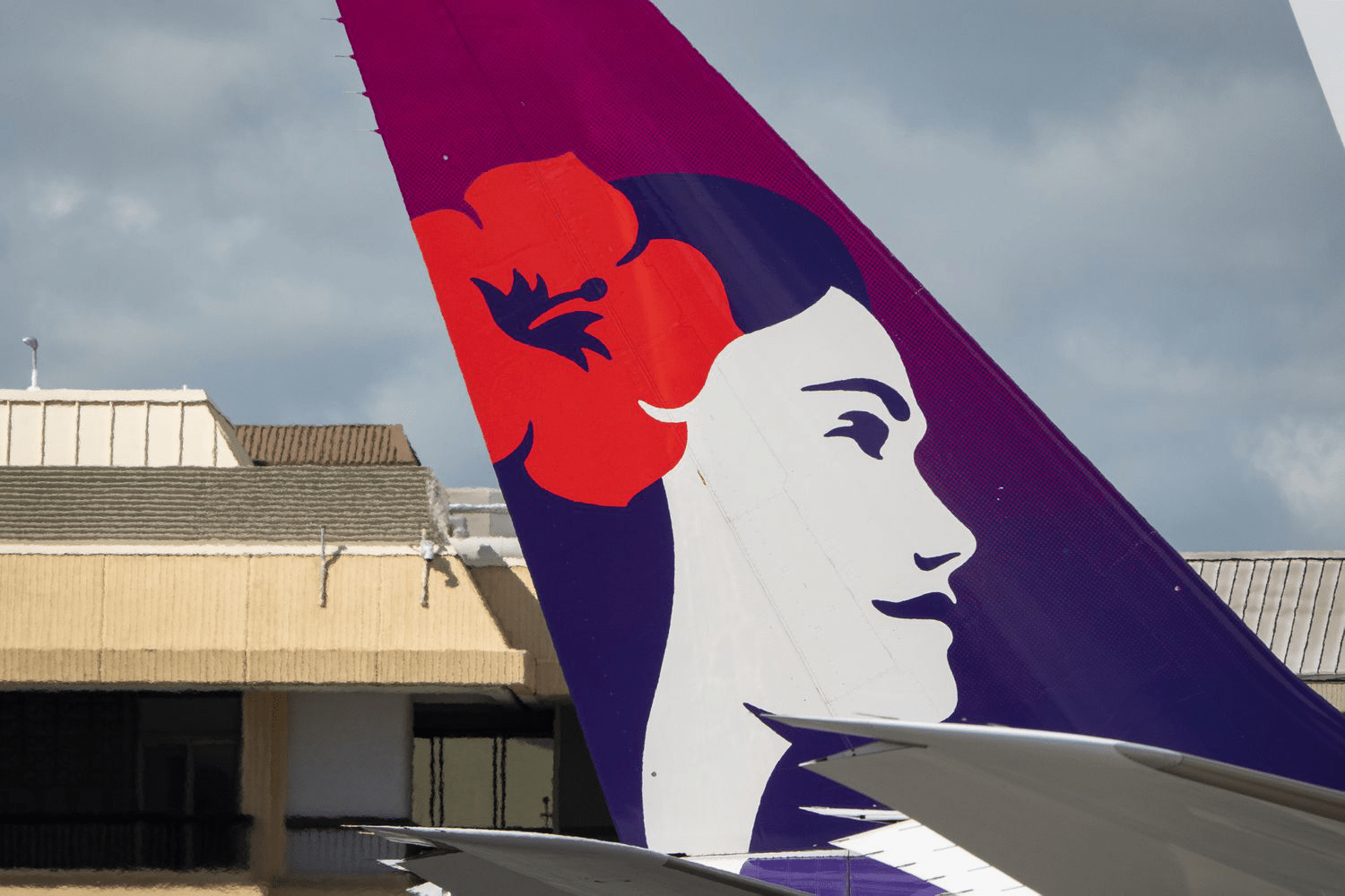 Hawaiian Airlines Aksiyalari Qiyinchilikka Duch Keldi: DOJ Alaska Air Sotib Olishini Tekshirmoqda