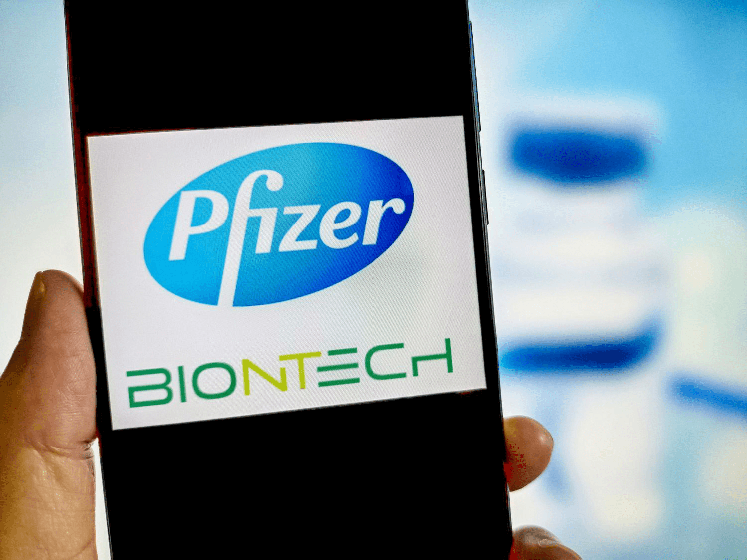 Pfizer и BioNTech: испытания комбинированной вакцины от гриппа и COVID-19 выявили важные результаты