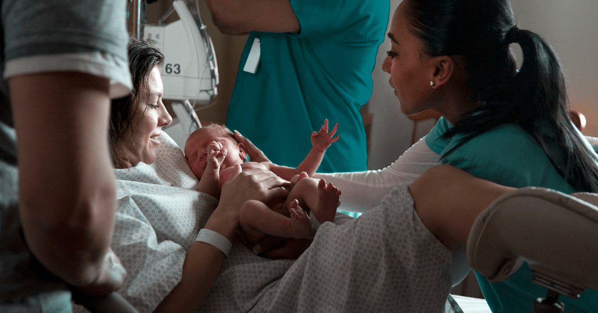 Mengenal Kepala Bayi Bentuk Kerucut: Alasan dan Cara Mengatasinya