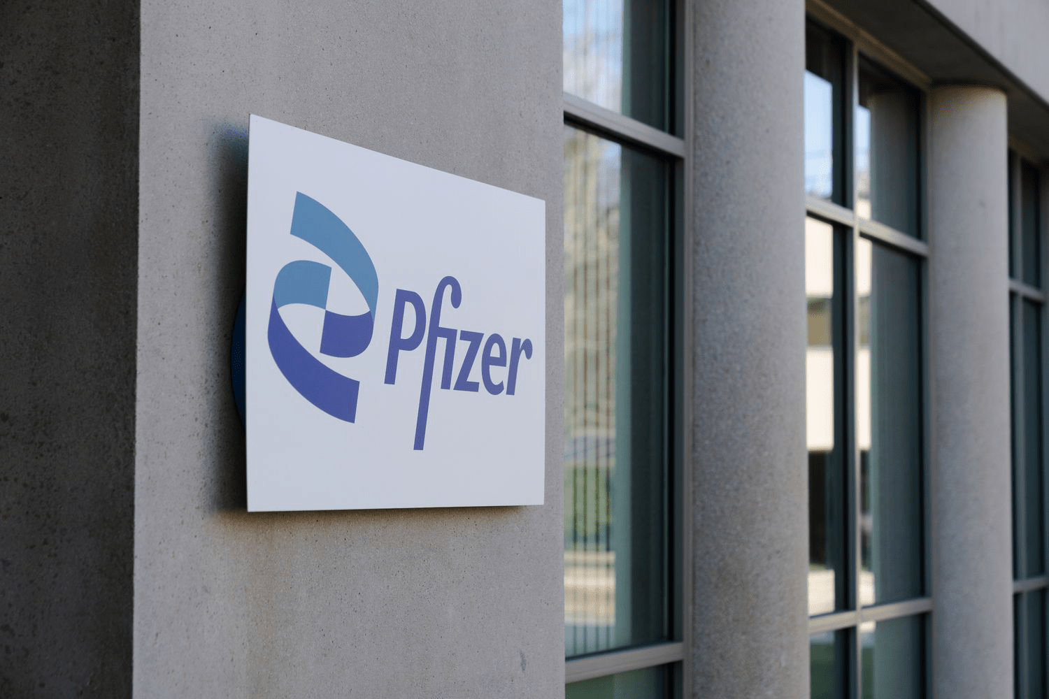Pfizer: COVID-19 Mahsulotlariga Bo‘lgan Talab Pasayishi Moliyaviy Natijalarga Ta’sir Ko‘rsatmoqda