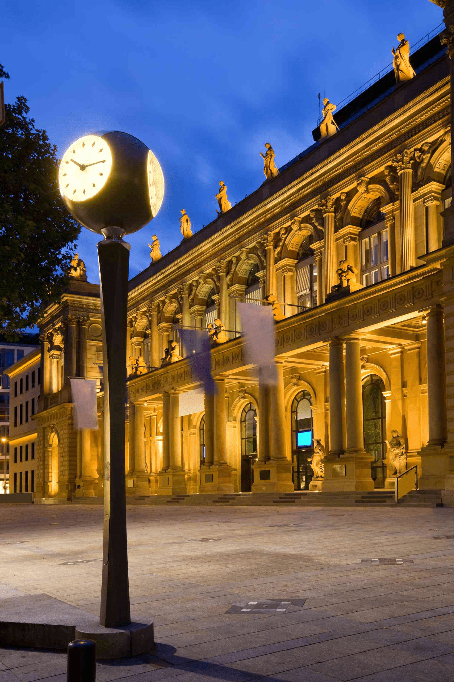 Xetra: Инновационная Электронная Торговая Платформа из Франкфурта