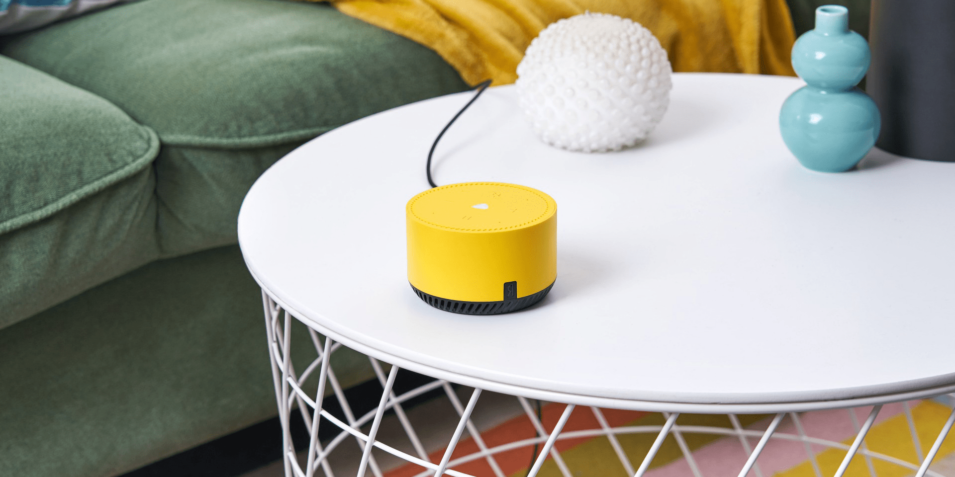 Deal of the Day: Yandex.Station Lite and Yandex Smart Bulb for $45 Instead of $67