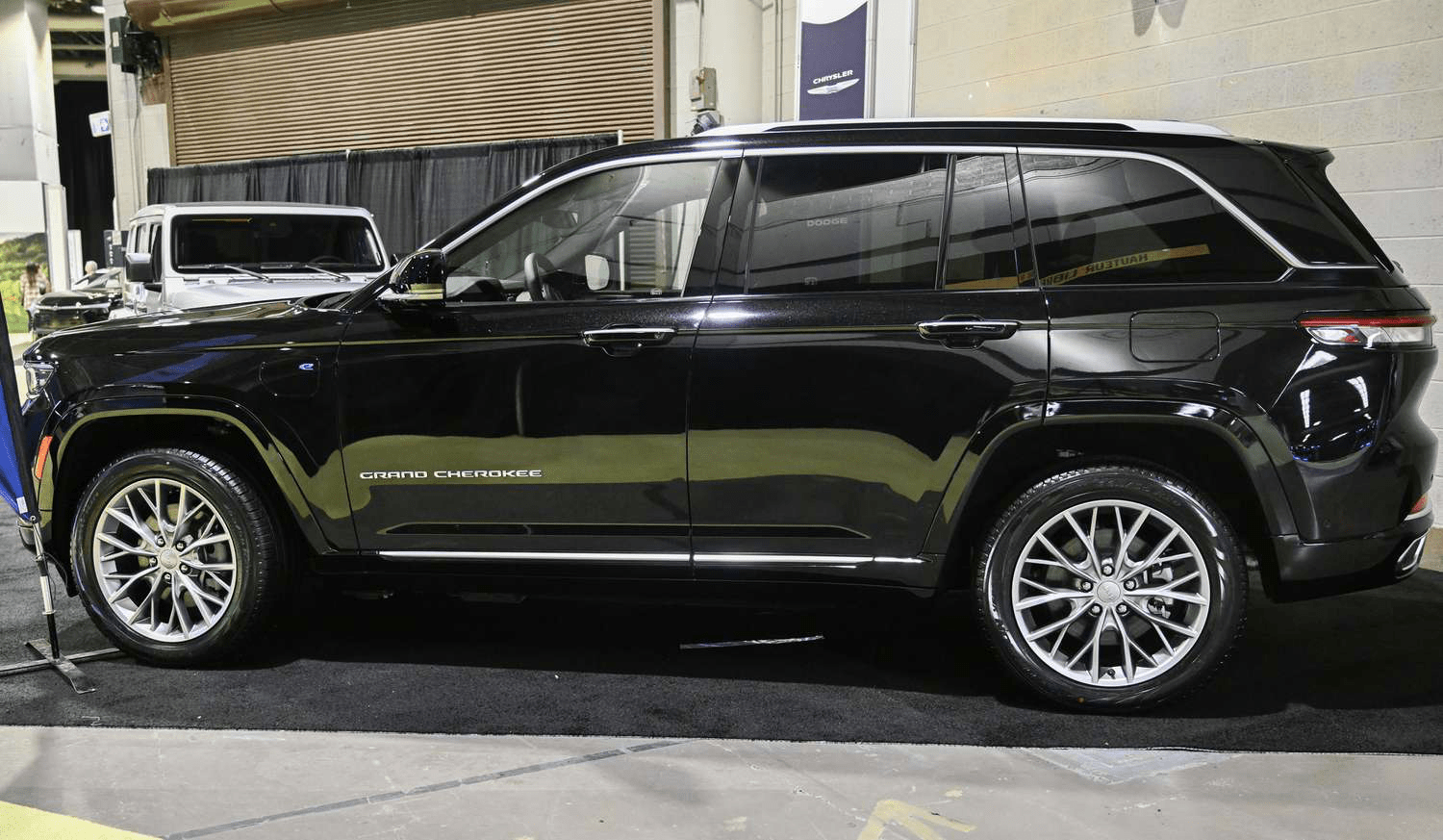 Stellantis Jeep Wrangler va Grand Cherokee Ishlab Chiqarishni Vaqtinchalik To‘xtatdi