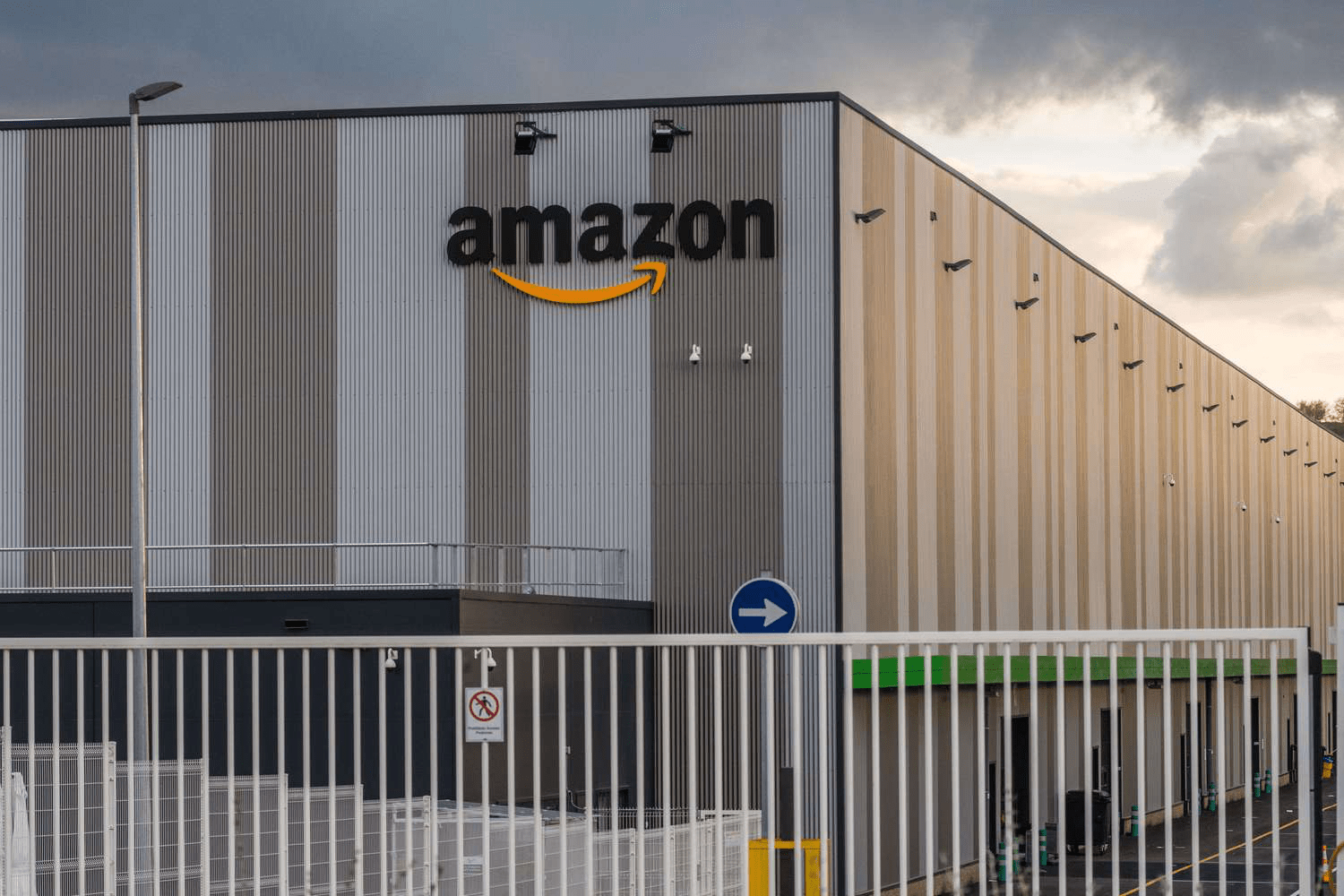 Amazon Spain Workers to Strike on Cyber Monday 2023: Impact on Delivery and Warehouse Operations