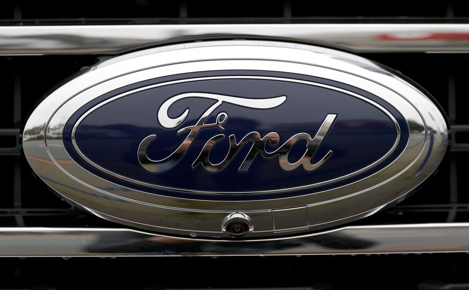 Ford Stock Dips Amid 2023 Outlook Reinstatement Following UAW Labor Agreement