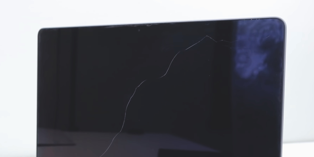 Неожиданные поломки экранов MacBook: что происходит с устройствами на M1?