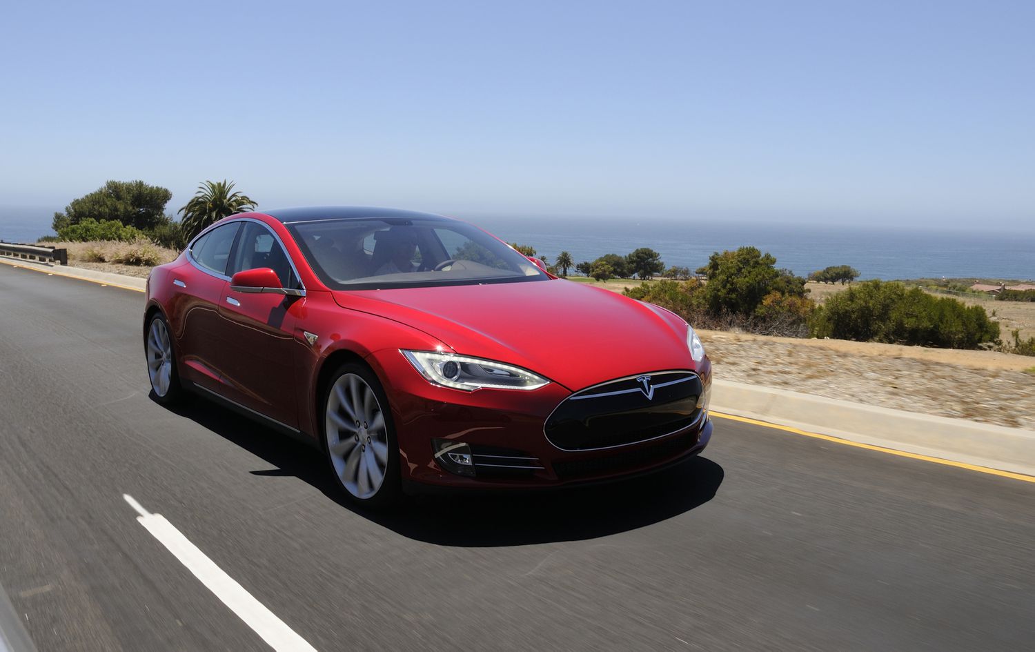 Tesla: Новая Эра на Рынке и Вступление в S&P 500