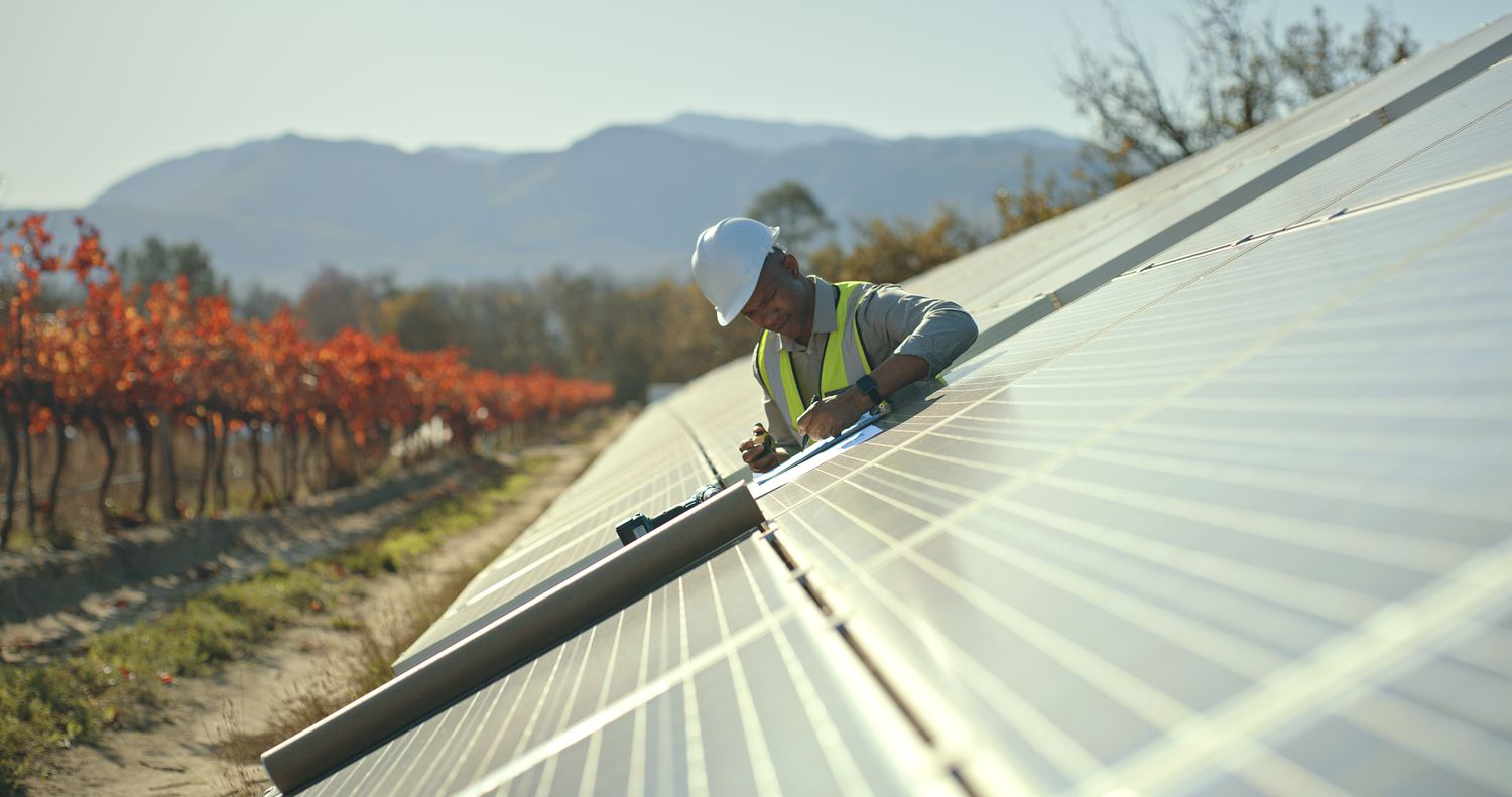 Top Solar Stocks to Watch in Q4 2023: Prices and Key Insights