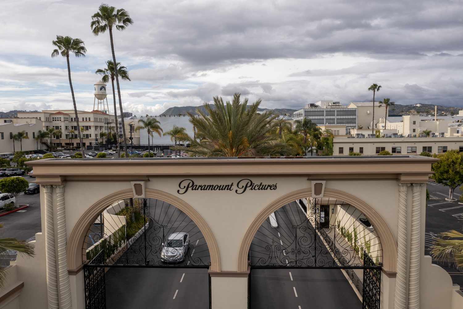 Top 5 Stock Market Insights for December 21, 2023: Warner Bros. Discovery & Micron Surge