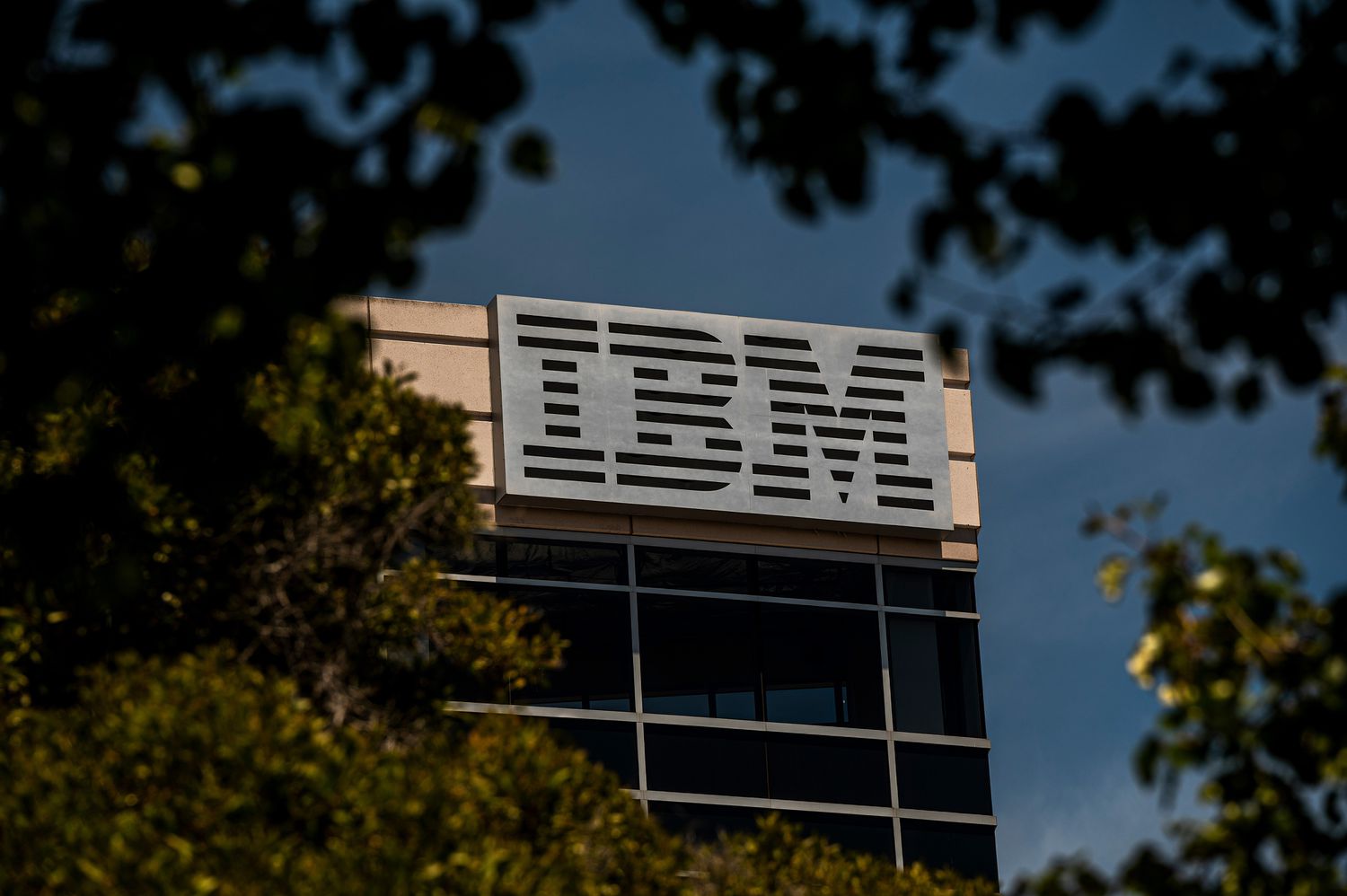 IBM va Software AG: Sun’iy intellekt va Bulut Texnologiyalarida Yangi Bosqich