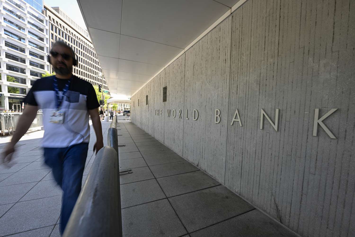 Мировые Многосторонние Банки Развития: Роль и Влияние в Современной Экономике