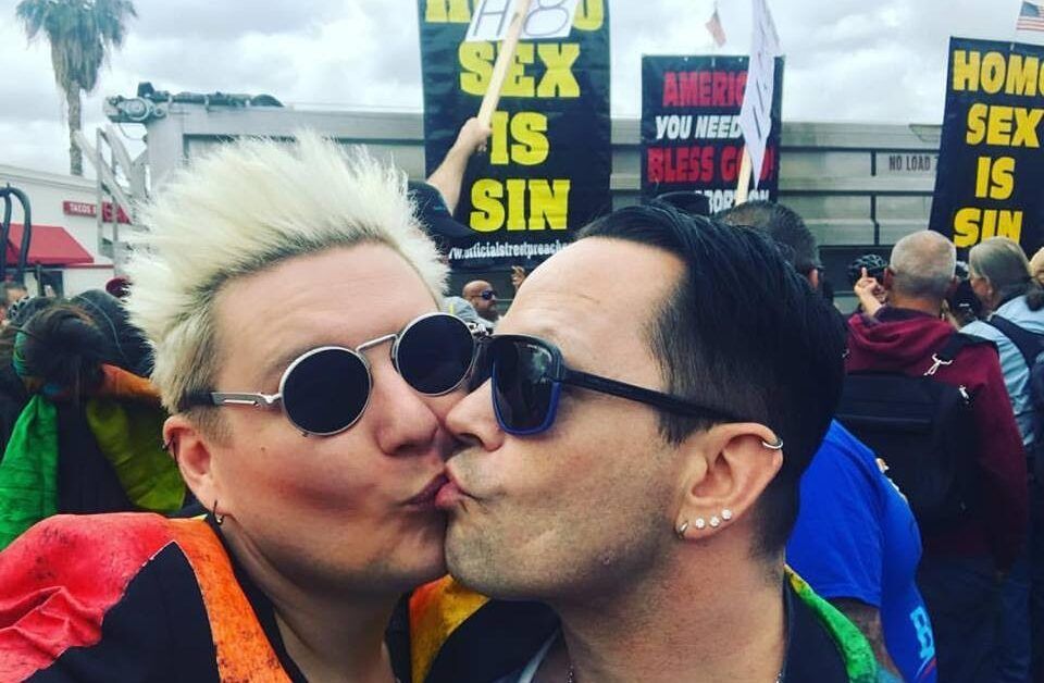 Истории любви: как пары с разным ВИЧ-статусом строят крепкие отношения