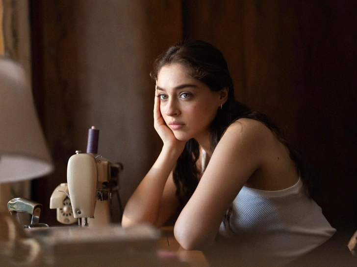 Джемре Байсел в сериале «Спрячь меня