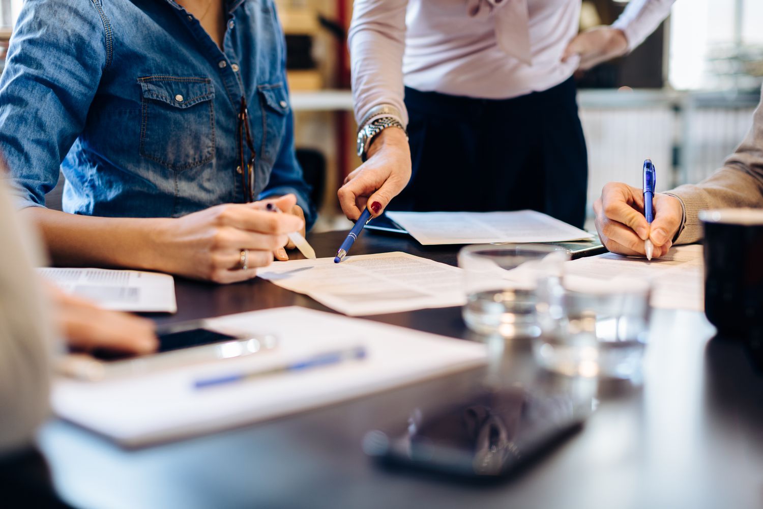 Kicker Explained 2025: Types, How It Works & Real Estate Costs