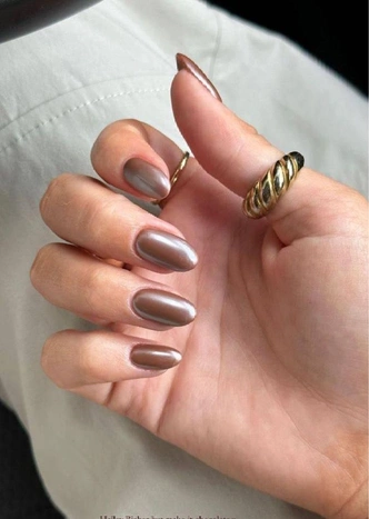 Glazed Mocha Manicure Inspired by Pantone Trend