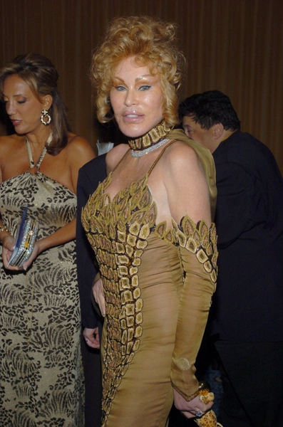 Женщина-кошка