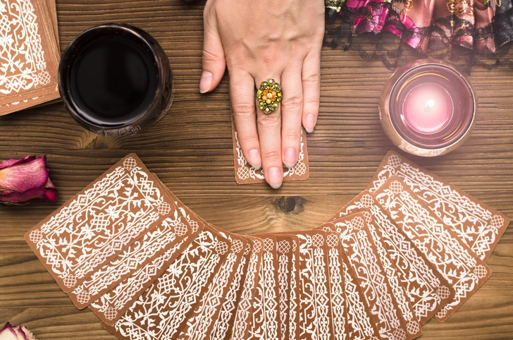 15 Christmas Fortune-Telling Traditions That Truly Work — Discover Your Destiny