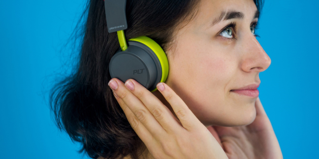 Plantronics BackBeat 500 — стильные Bluetooth-наушники с мощным басом и длительным временем работы
