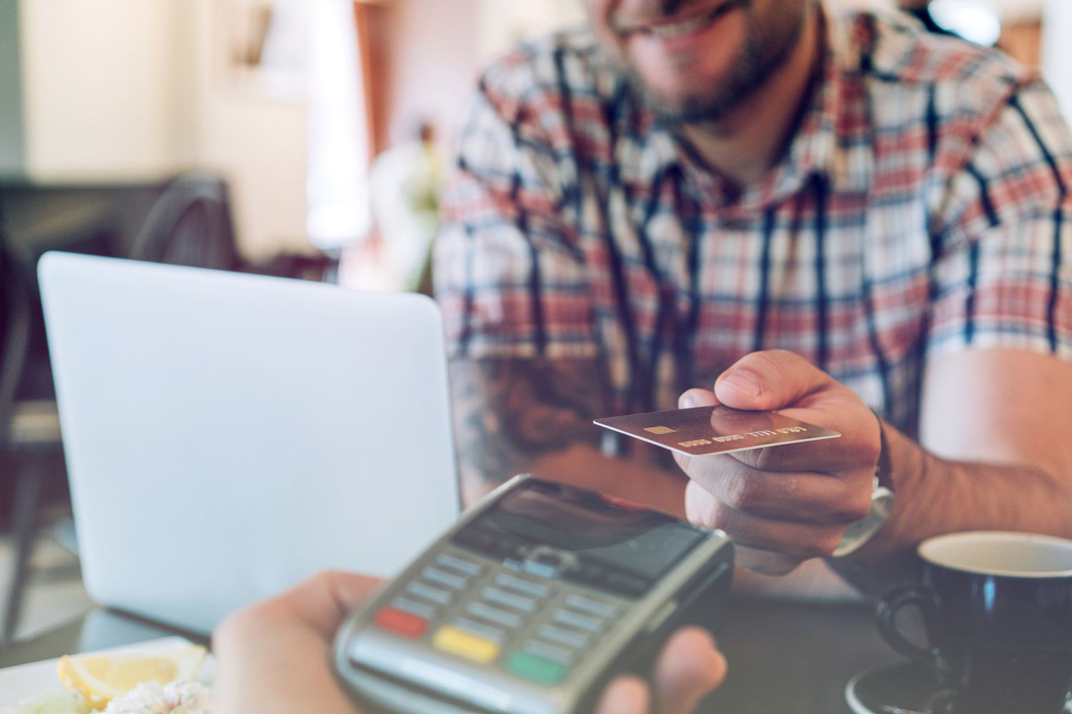 Kredit Firibgarlikdan Himoya: Nima, Qanday Ishlaydi va Turlari