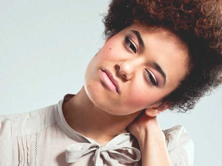 Как быстро избавиться от боли и скованности в шее: эффективные методы и советы