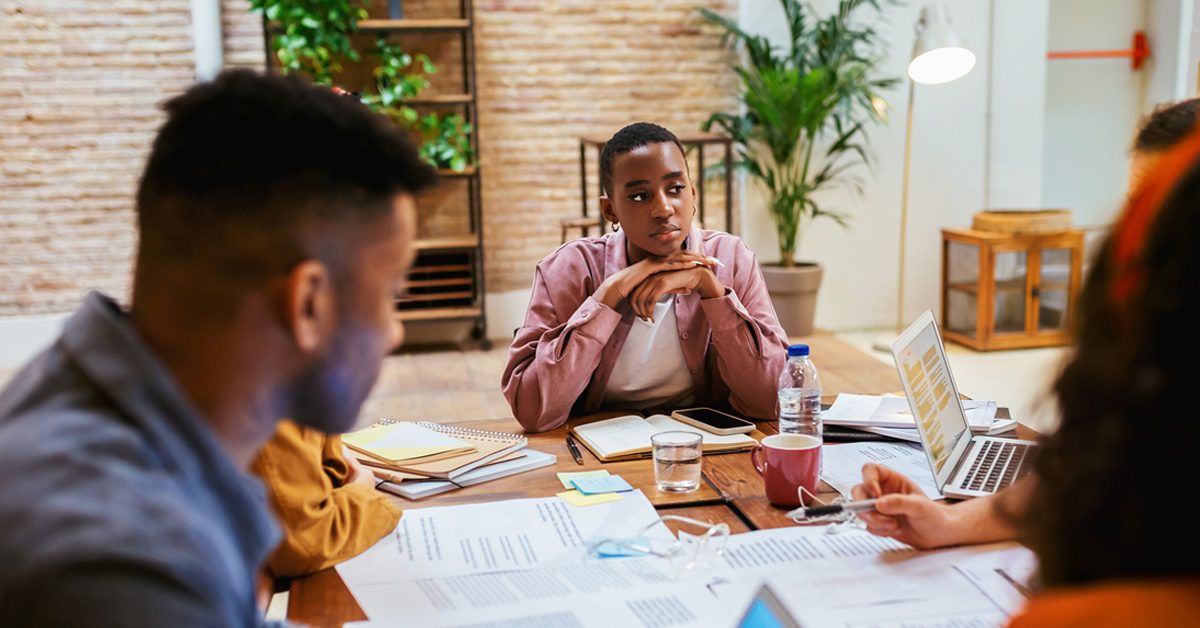 Ko‘rinmas To‘siq: Ish joyidagi Tengsizlikning Ruhiy Salomatlikka Ta'siri