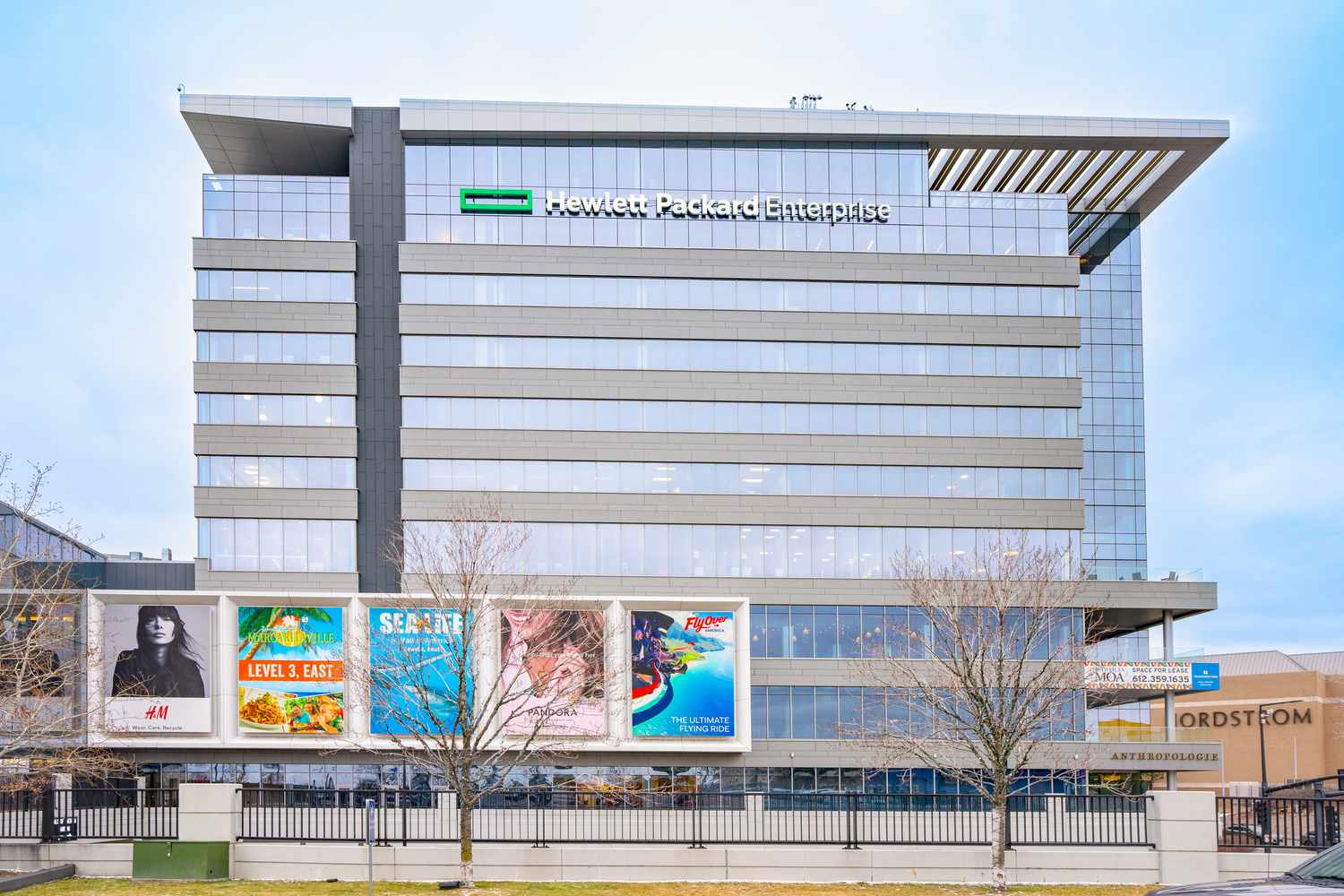 Hewlett Packard Enterprise представляет инновационные серверы для масштабных проектов ИИ