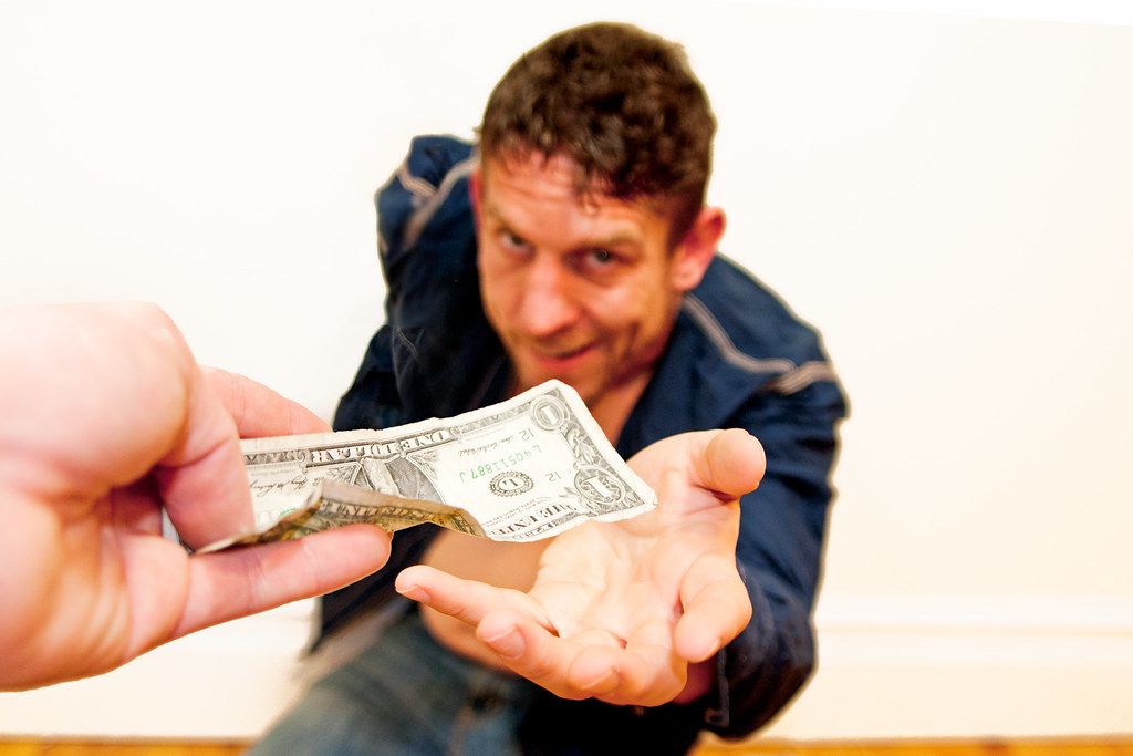 Moliyaviy Ikki Martalik Daromad Olish: Nima Va Qanday Oldini Olish Mumkin