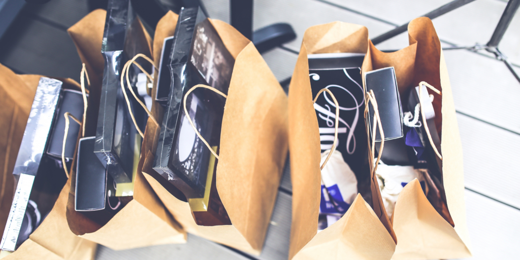 Как магазины умело заставляют покупать больше: секреты влияния на ваши траты