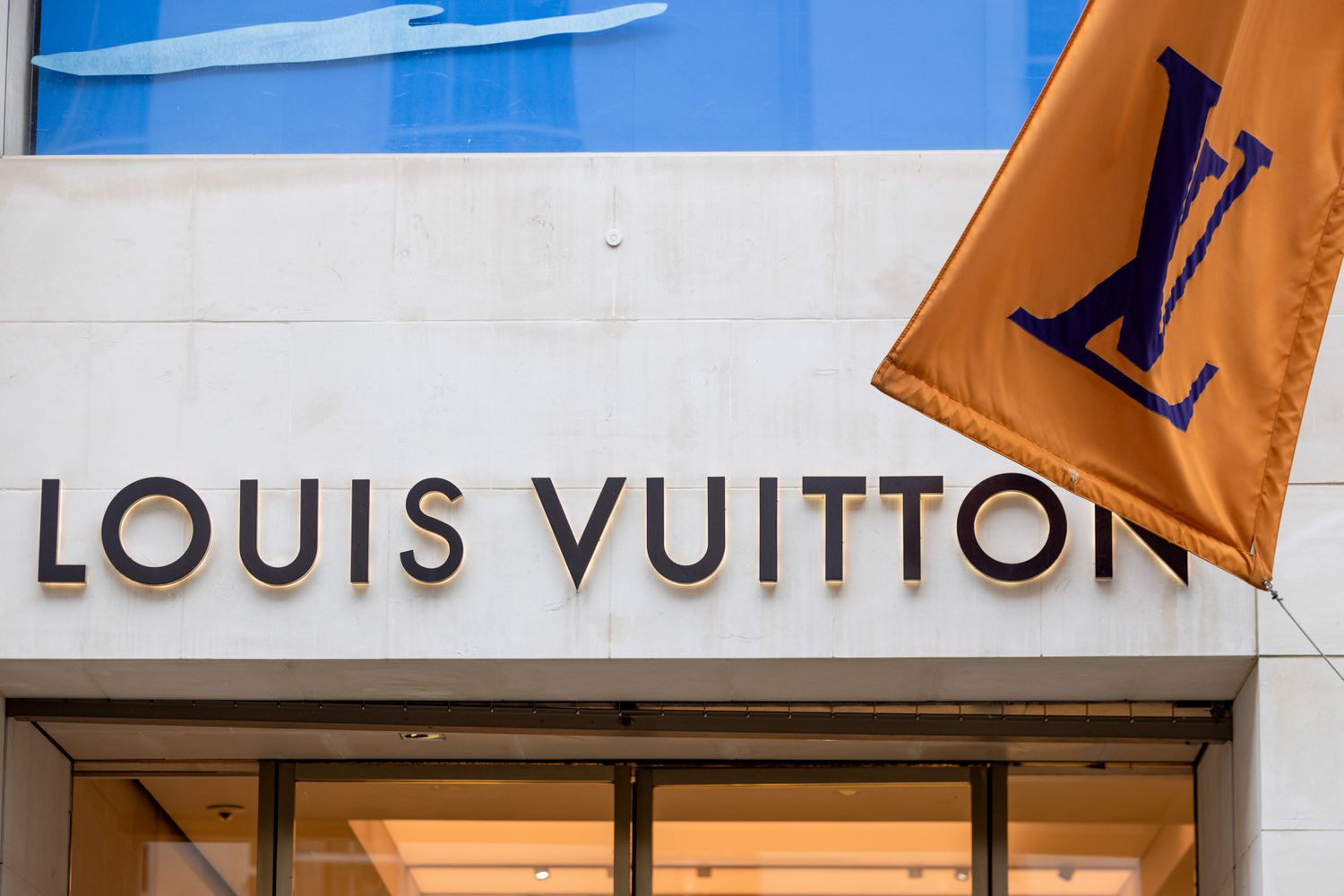 LVMH сталкивается с вызовами на рынке роскоши из-за спада спроса в Китае