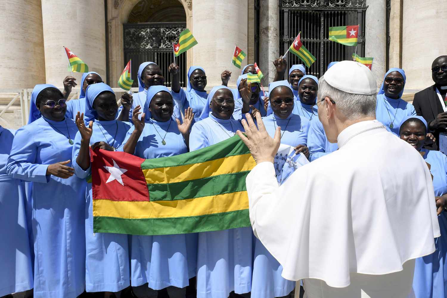 Pope How Does the Pope Receive Support and Live?