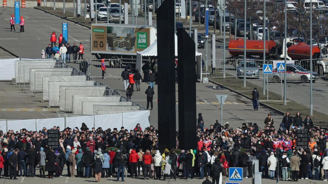 В Москве открыли трогательный мемориал в память о жертвах трагедии в «Крокусе»