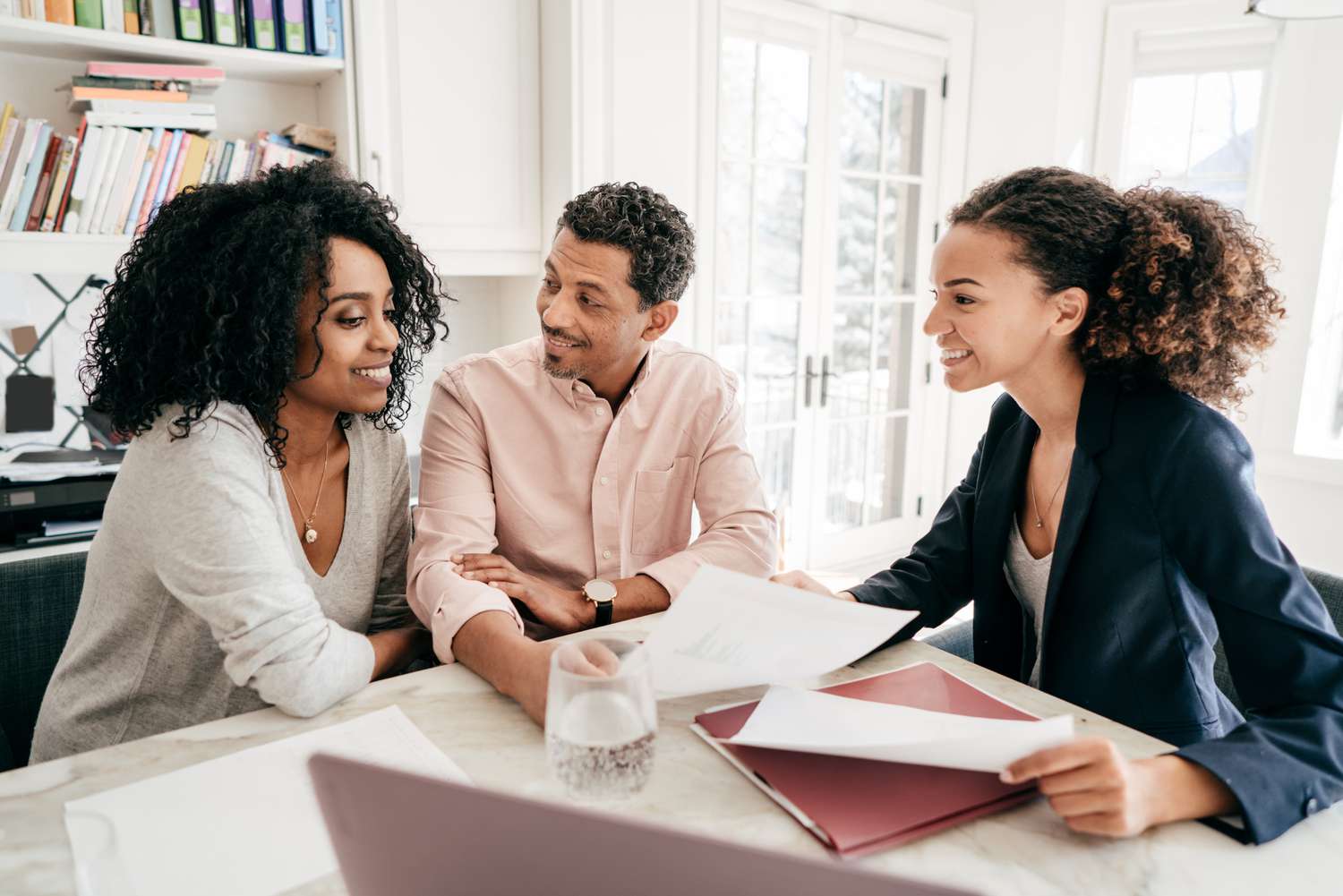 Что такое плата за налоговое обслуживание и зачем она нужна