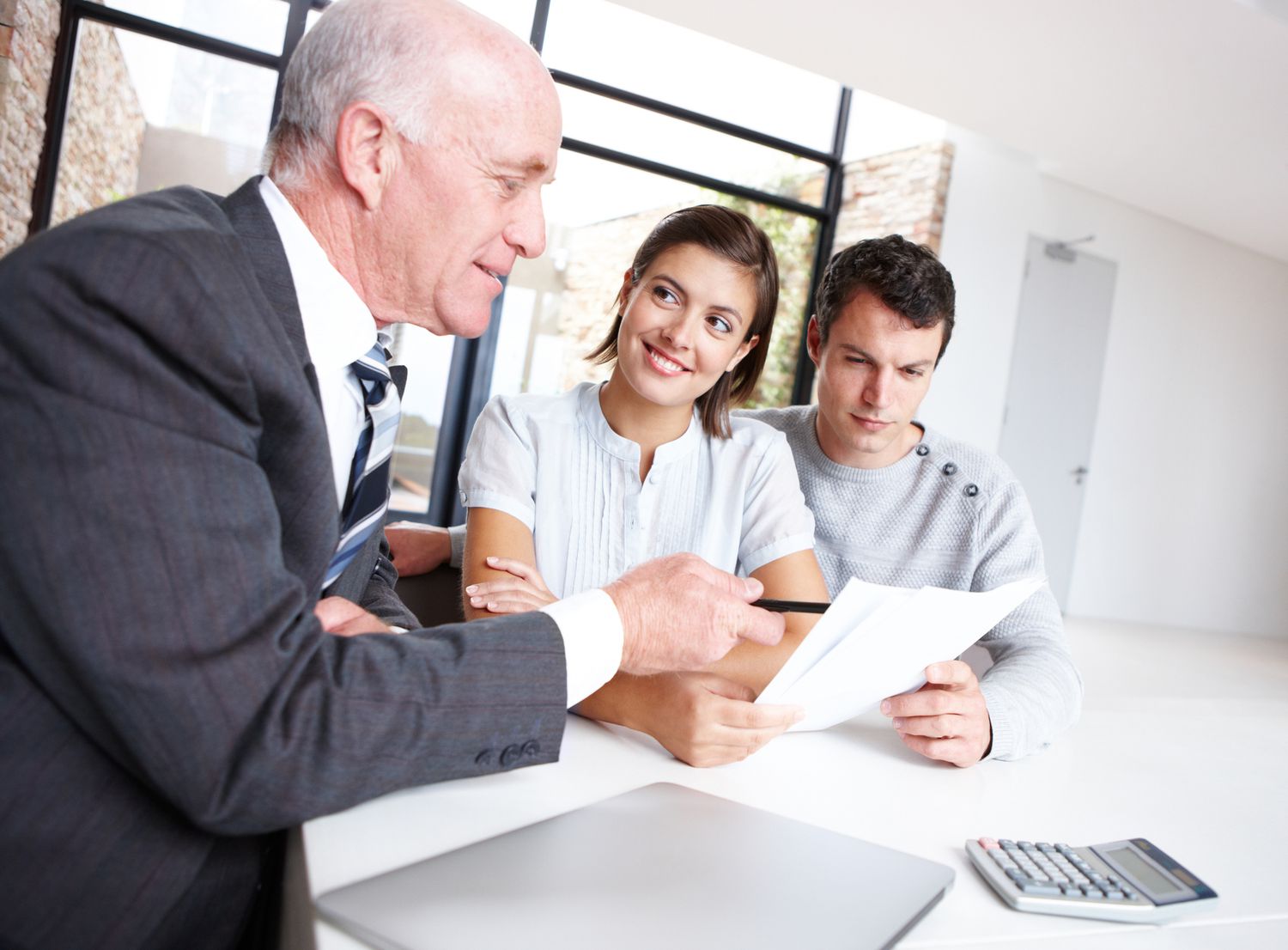 To‘lovlarni Kechiktirish: Imtiyozli Davr va Kechiktirish O‘rtasidagi Farq