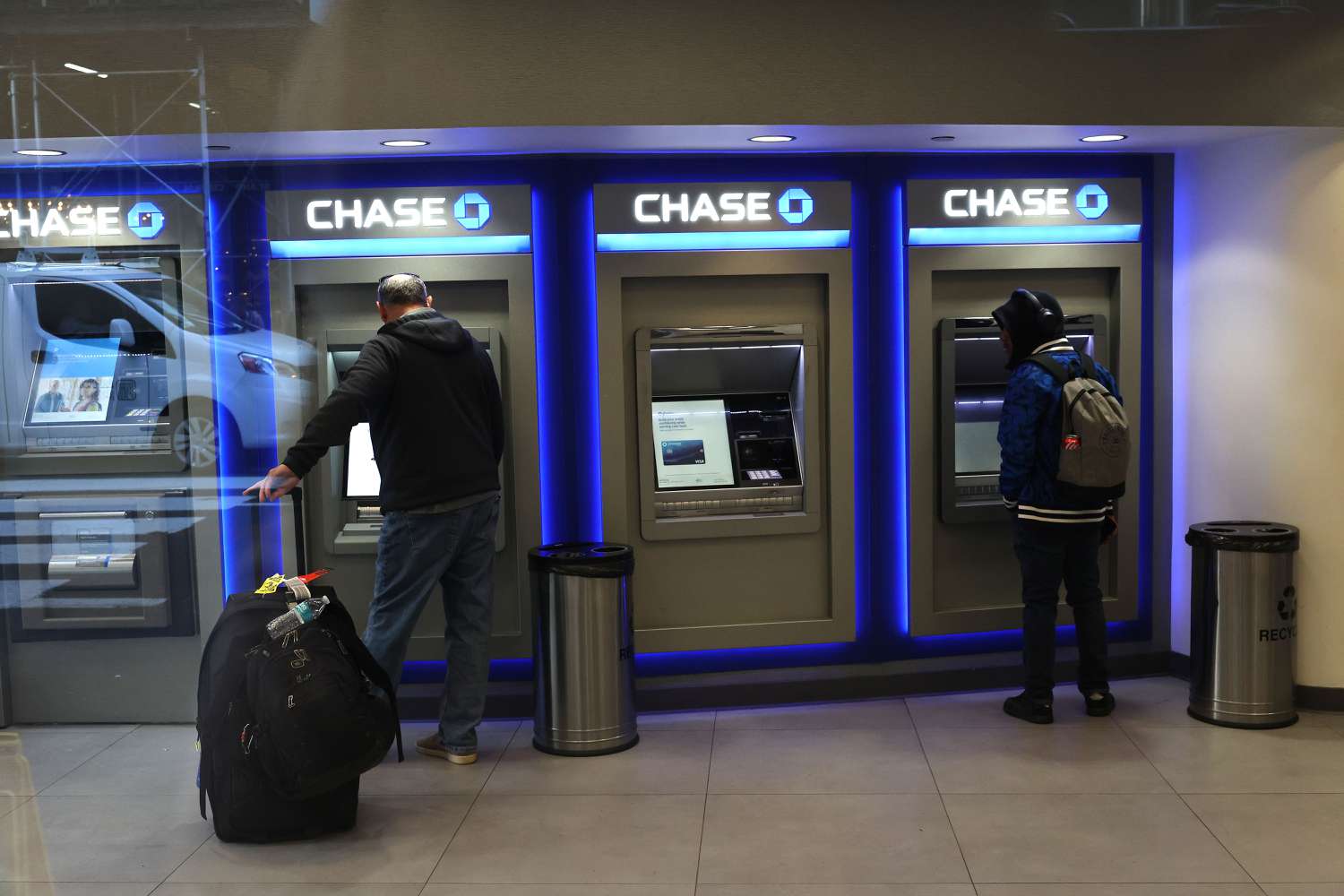 JPMorgan Ambil Langkah Hukum Atas Kasus Penipuan ATM Viral di Media Sosial