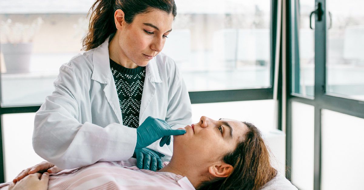 Идеальная улыбка: как процедура Lip Flip преобразит ваши губы