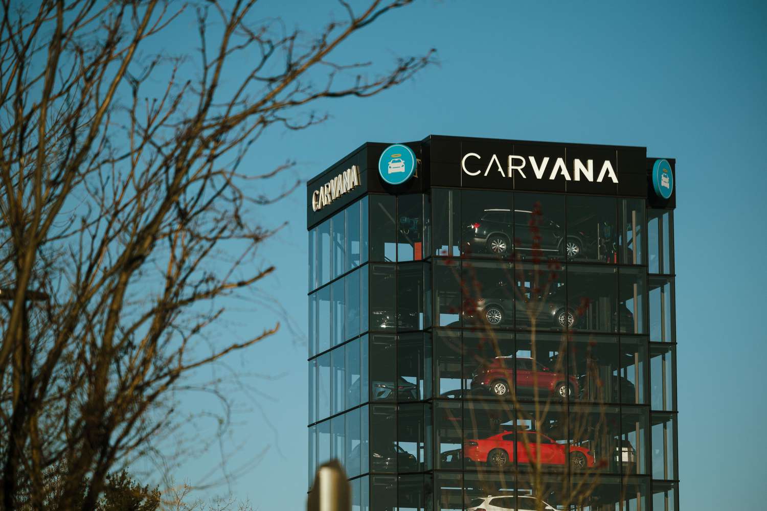 Avtomobil bozori: Ishlatilgan avtomobillarga talab oshishi Carvana kompaniyasining moliyaviy ko‘rsatkichlarini ko‘tarmoqda