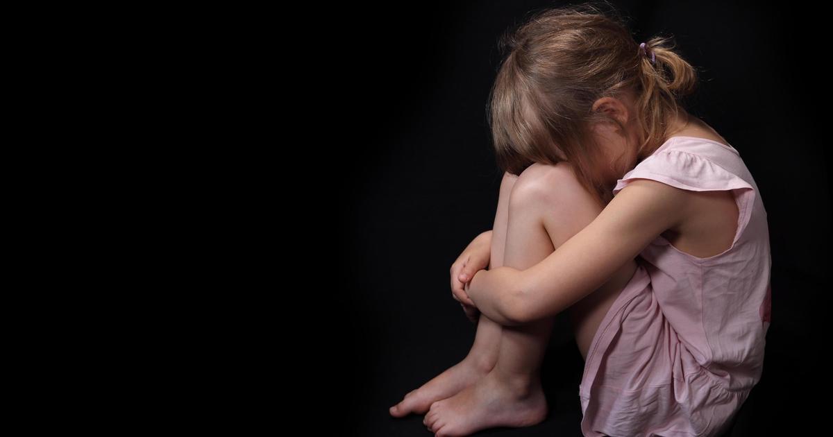 Шокирующая история: как мать скрывала дочь в бельевом ящике на протяжении нескольких лет