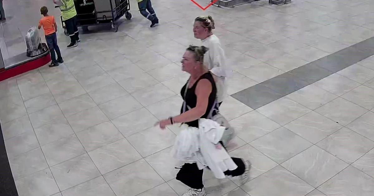 Bolani aeroportda tashlab ketgan ona: homiladorlikni haqiqatan sezmagan bo‘lishi mumkinmi?