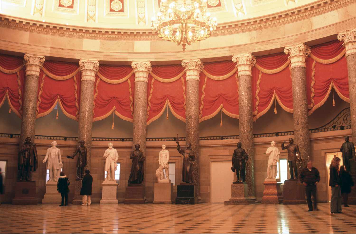 Soliq Qonunchiligidagi Inqilob: 1986-yilgi Soliq Islohotlari Tarixi va Asosiy Qoidalari