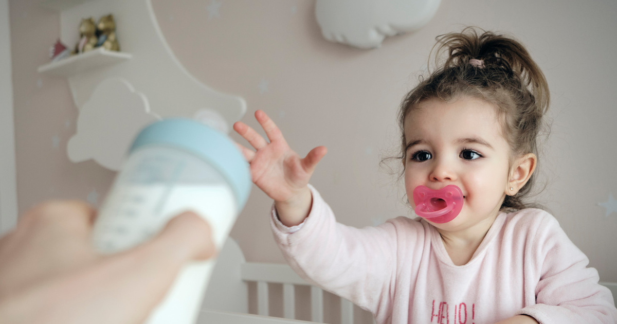 Грудное или искусственное вскармливание: важные факты для современных мам