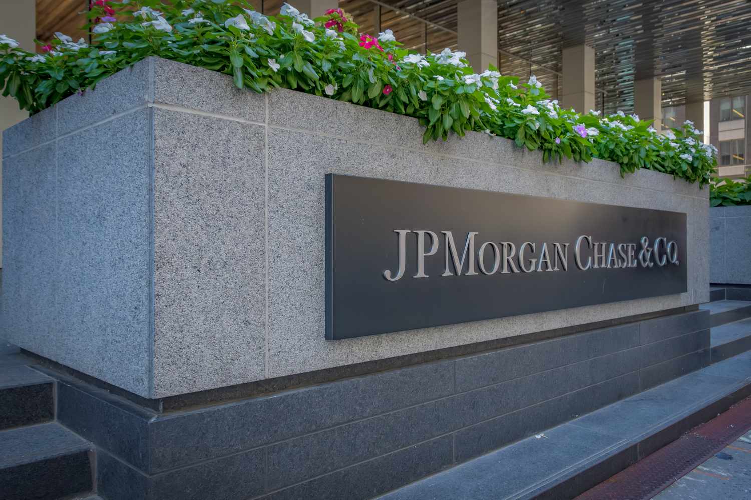 JPMorgan Q4 2023 Earnings: Net Interest Income Surges Despite $2.9B FDIC Special Assessment